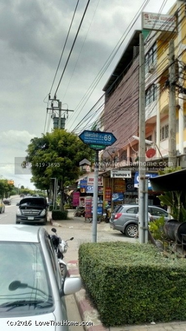 ขายบ้านเดี่ยว 2 ชั้น ถนนเฉลิมพระเกียรติ ร.9 ซอย69 หมู่บ้านฐานทอง1 พื้นที่ 50 ตรว. ขายราคาต่ำกว่าประเมินแบงค์ กู้ได้เต็ม มีเครดิตถึง พร้อมเข้าอยู่ได้ทันที (ไม่ต้องดาวน์) ก็อยู่ได้เลย