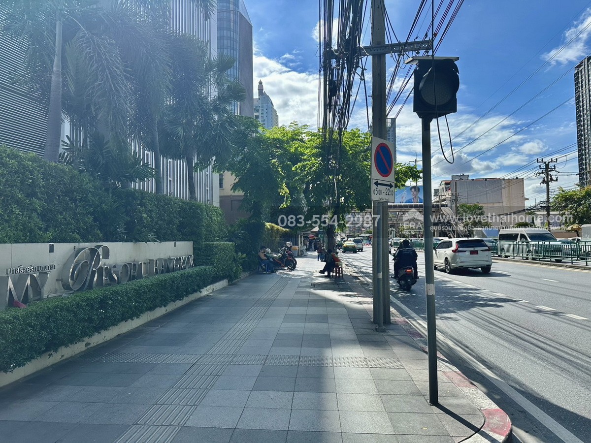 ขายคอนโด My Resort Bangkok อโศก-เพชรบุรีตัดใหม่ ราคาถูกสุดในโครงการ ใกล้ MRT เพชรบุรี มี 2 ห้องนอน 68.51 ตร.ม. ชั้น 21 แถมทั้งเฟอร์ฯ และเครื่องใช้ไฟฟ้าอย่างดี 