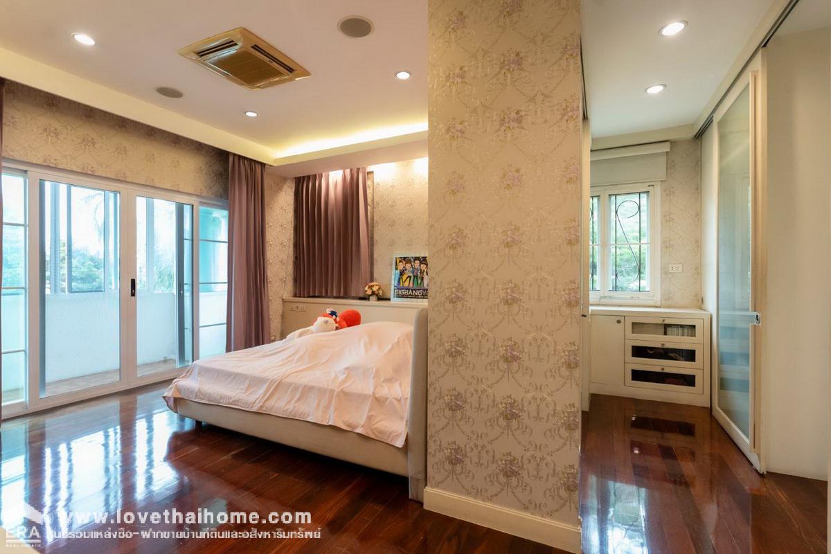 ขายบ้านคฤหาสน์หรู ม.ลดาวัลย์ ราชพฤกษ์-ปิ่นเกล้า Modern Style บ้านหลังมุม แถม!เฟอร์นอกบางส่วน (มุ้งลวดนิรภัย) และมีสนามชิพพัตต์กอล์ฟขนาดใหญ่ ทำเลสุดยอด พื้นที่222ตรว. "ลดราคาสุดๆ จาก75ล้าน เหลือ62ล้าน" เท่านั้น (ราคานี้ผู้ซื้อต้องโอนเอง)