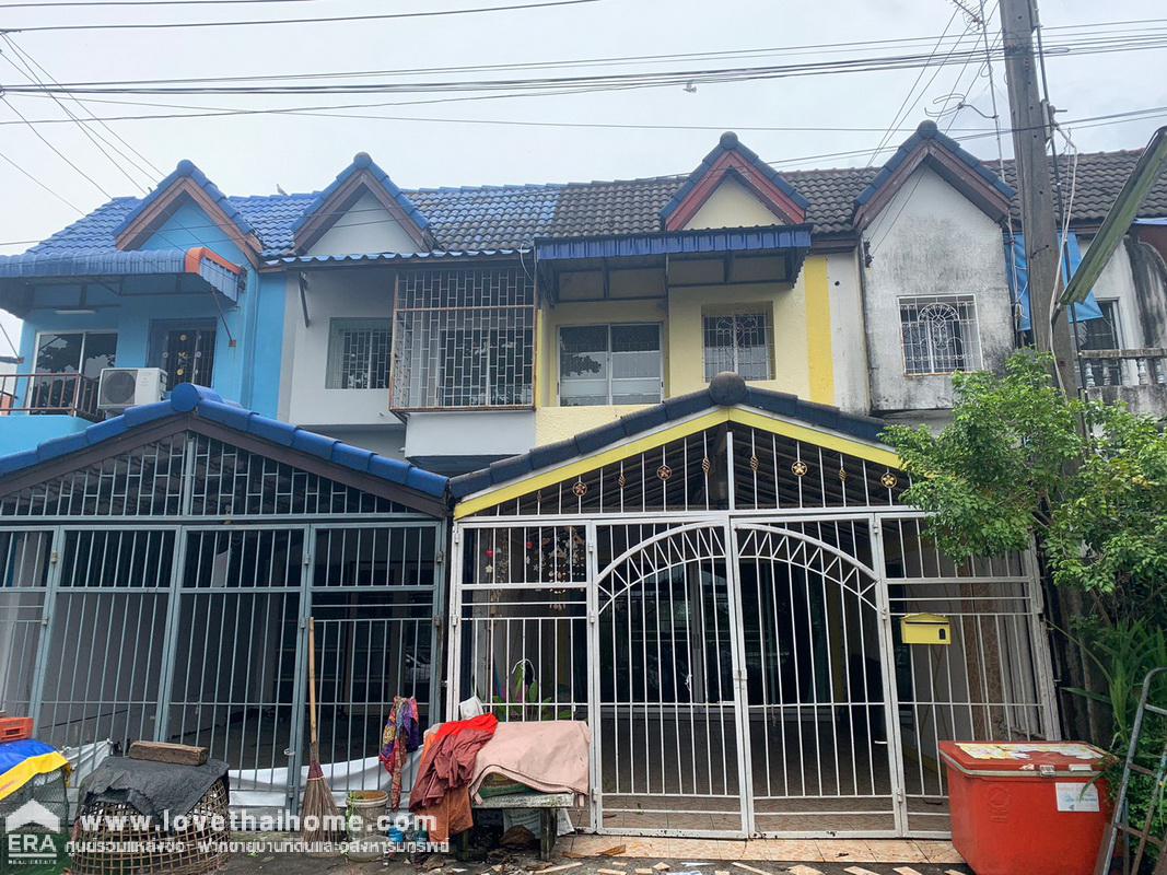 ขายทาวน์เฮ้าส์ ถนนเฉลิมพระเกียรติ ร.9 ซอย28 แยก16 ขายถูกกว่าหลังอื่นที่มีเนื้อที่เพียง21ตรว. หลังนี้27ตรว.เนื้อที่มากกว่า ขายถูกกว่า เดินทางสะดวก ทาสีใหม่ทั้งหลัง สภาพสวย พร้อมอยู่ ใกล้สวนหลวง ร.9,ม.รามคำแหง2