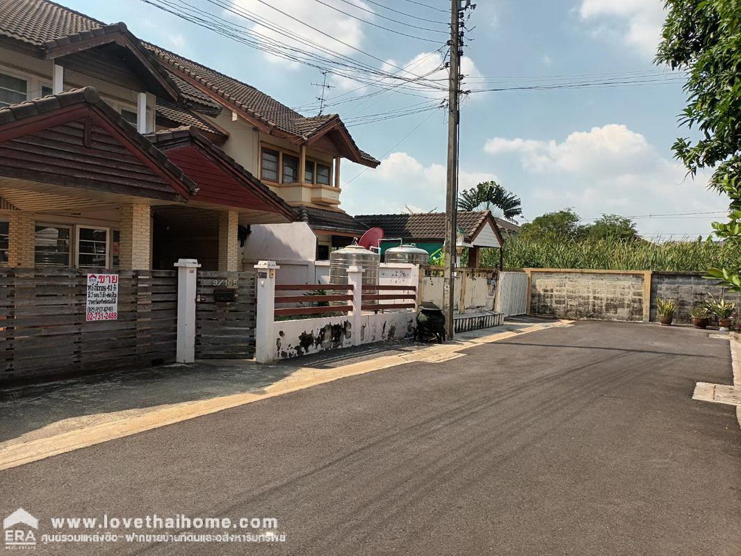 ขายบ้านแฝด บ้านนภาวัลย์ พหลโยธิน 54/1 ใกล้รถไฟฟ้าสายสีเขียว-สถานี ค.ป.อ. และสถานีคูคต พื้นที่ 43 ตรว. ขายราคาถูกที่สุดในโครงการ ราคานี้หาไม่ได้อีกแล้ว
