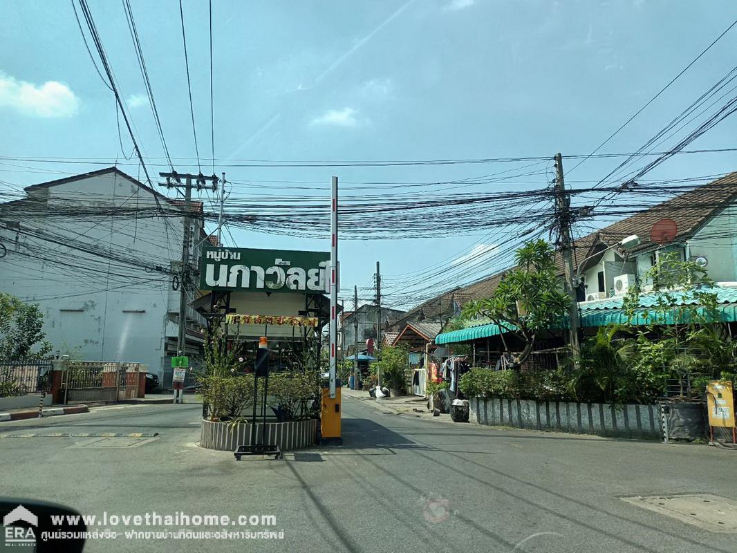 ขายบ้านแฝด บ้านนภาวัลย์ พหลโยธิน 54/1 ใกล้รถไฟฟ้าสายสีเขียว-สถานี ค.ป.อ. และสถานีคูคต พื้นที่ 43 ตรว. ขายราคาถูกที่สุดในโครงการ ราคานี้หาไม่ได้อีกแล้ว