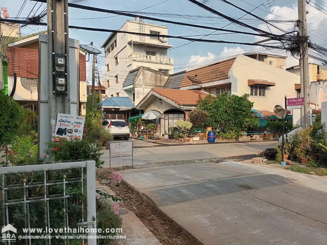 ขายทาวน์เฮ้าส์ ถ.ท่าข้าม 30 หมู่บ้านพิศาล โครงการ 11 บางขุนเทียน บ้านหลังมุม พื้นที่ 35.4 ตรว. ขายราคาพิเศษ ต่อเติมหน้าบ้าน+หลังบ้านเรียบร้อย เข้าซอยไม่ลึก จอดรถได้หลายคัน
