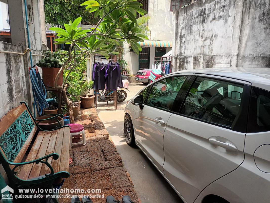ขายทาวน์เฮ้าส์ถูกมาก ถ.พหลโยธิน 54/1 หมู่บ้านอรุณนิเวศน์ พื้นที่ 20 ตรว. บ้านต่อเติมเรียบร้อย ใกล้แหล่งชุมชน ร้านค้า เดินทางสะดวก จองด่วน!
