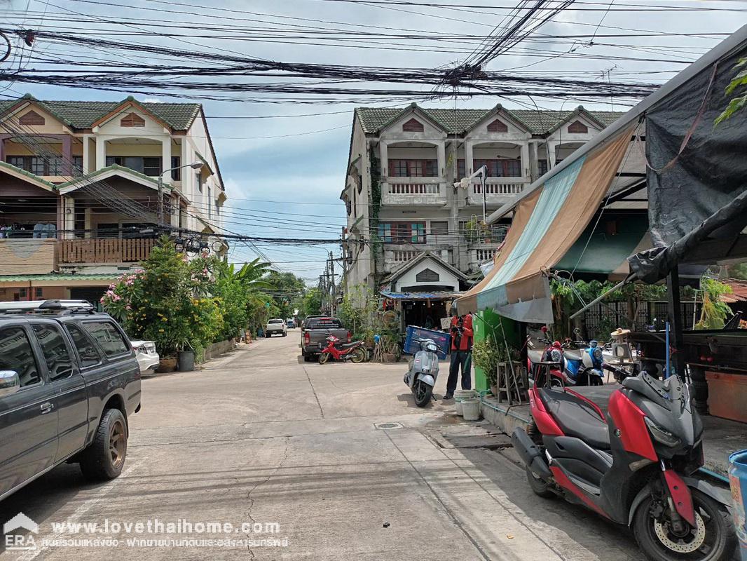 ขายทาวน์เฮ้าส์ถูกมาก ถ.พหลโยธิน 54/1 หมู่บ้านอรุณนิเวศน์ พื้นที่ 20 ตรว. บ้านต่อเติมเรียบร้อย ใกล้แหล่งชุมชน ร้านค้า เดินทางสะดวก จองด่วน!