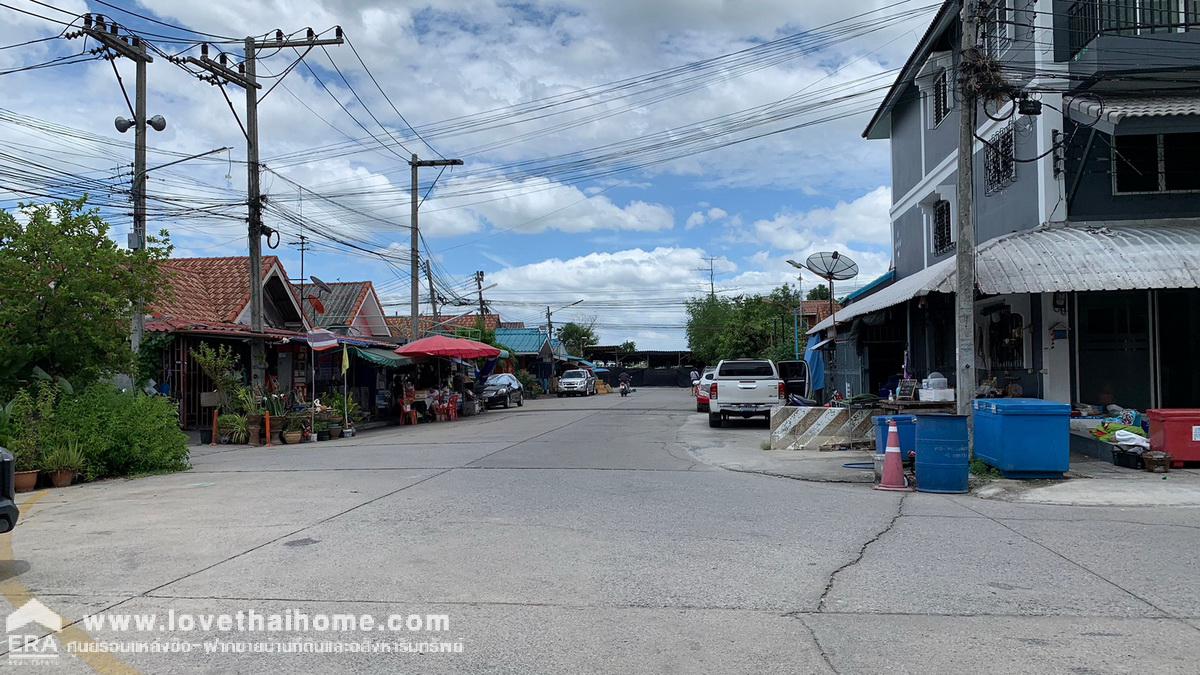 ขายทาวน์เฮ้าส์ 3 ชั้น หมู่บ้านภัทรารมย์ 2 ลาดหลุมแก้ว ถ.นนทบุรี-ปทุมธานี 346 พื้นที่ 16 ตรว. ทำเลค้าขาย เหมาะลงทุน ใกล้ตลาดระแหง 100 ปี