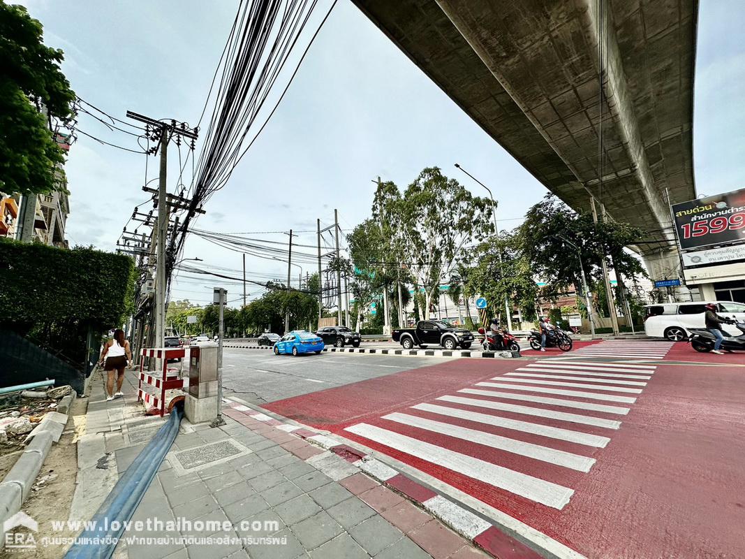 ขายตึกแถว 3 ชั้น ติดถนนประชาราษฎร์ สาย 2 ใกล้รถไฟฟ้าสถานีเตาปูน เพียง 450 เมตร พื้นที่ 20 ตรว. เหมาะแก่การค้าขาย