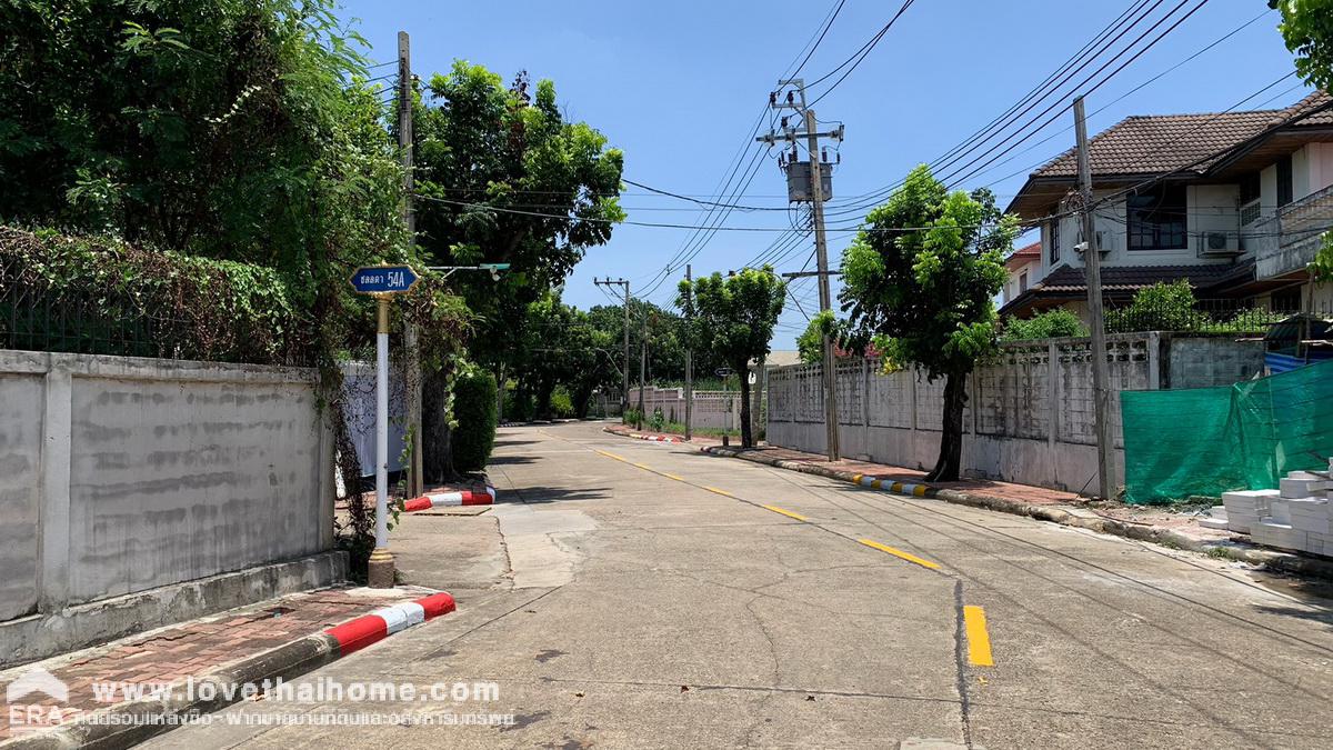 ขายที่ดิน ถ.บางกรวย-ไทรน้อย หมู่บ้านชลลดา บางบัวทอง พื้นที่ 80 ตรว. ขายต่ำกว่าราคาประเมินกรมที่ดิน วาละ 22,000 บาทเท่านั้น เหมาะสำหรับลงทุน ตรงข้ามรพ.ชลลดา