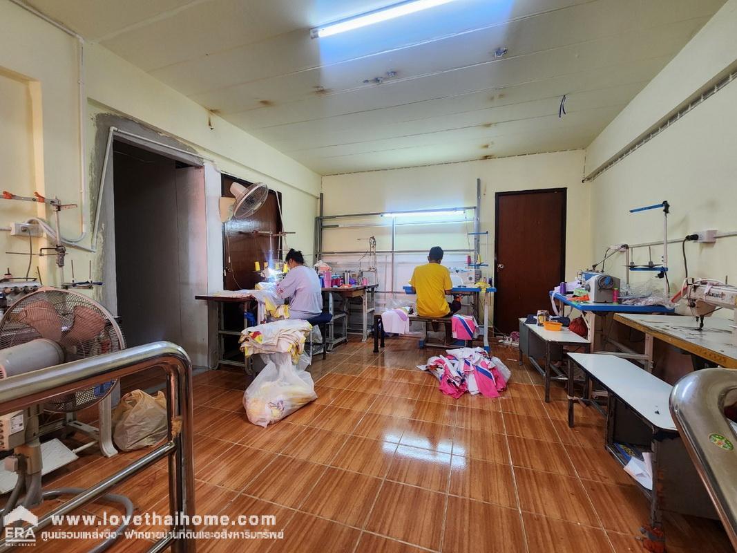 ขายตึกแถว 3 ชั้น 2 คูหา ซอยวัดเวฬุวนาราม21 ดอนเมือง พื้นที่ 32 ตรว. ขายถูกกว่าราคาตลาด เพียง 5.2 ล้านบาทเท่านั้น ใกล้จุดขึ้น-ลงทางด่วนศรีสมาน ทำเลดี ใกล้สนามบินดอนเมือง เพียง 7 กม. เหมาะแก่การลงทุนทำธุรกิจ
