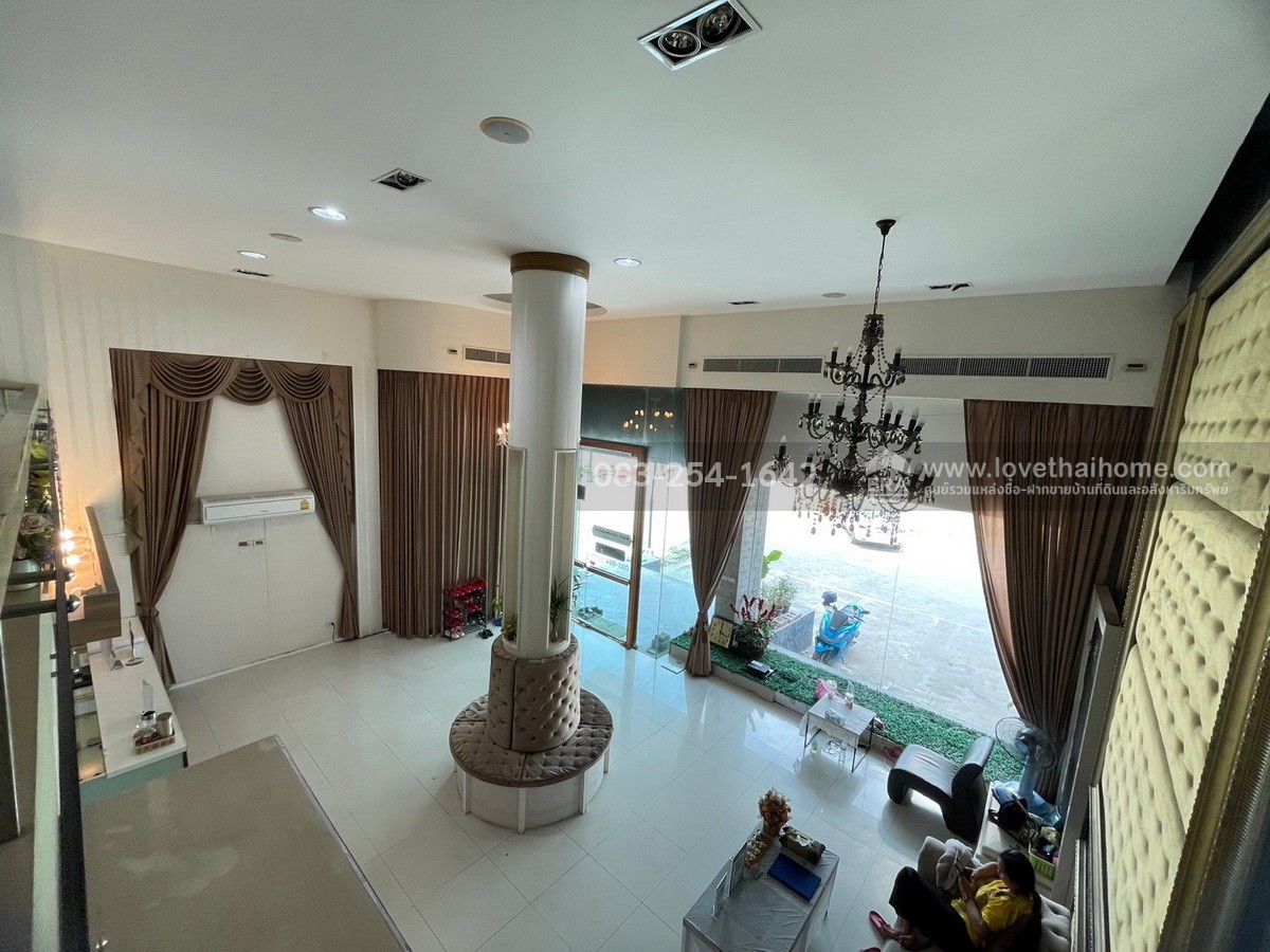 ให้เช่าตึกแถว ติดกับซอยรามคำแหง 158 ติดสถานีรถไฟฟ้าราษฎร์พัฒนา และติดหมู่บ้านปรีชา ตึก 2 คูหา 71 ตรว. (ให้เช่าอย่างน้อย 2 ปี)
