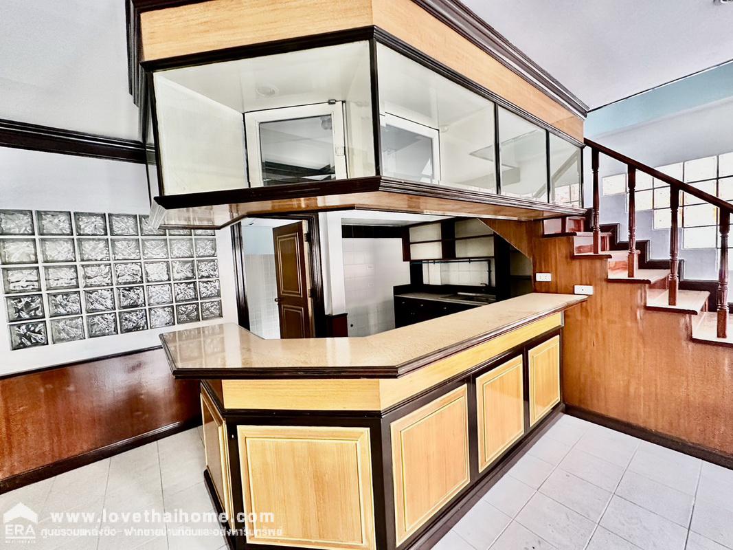 ขายทาวน์เฮ้าส์ หมู่บ้านปากเกร็ดวิลเลจ ติวานนท์ หลังมุม 54.7 ตรว. ตกแต่ง Built in ใหม่ภายในทั้งหมด