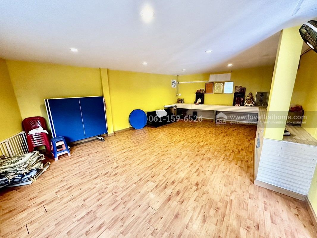 ขายทาวน์เฮ้าส์ เดอะคอนเนค 41 แจ้งวัฒนะ–ติวานนท์ หลังมุม 39.7 ตร.ว. ต่อเติมเต็มพื้นที่ ทำเลดี ใกล้รถไฟฟ้าสายสีชมพู-สถานีปากเกร็ด