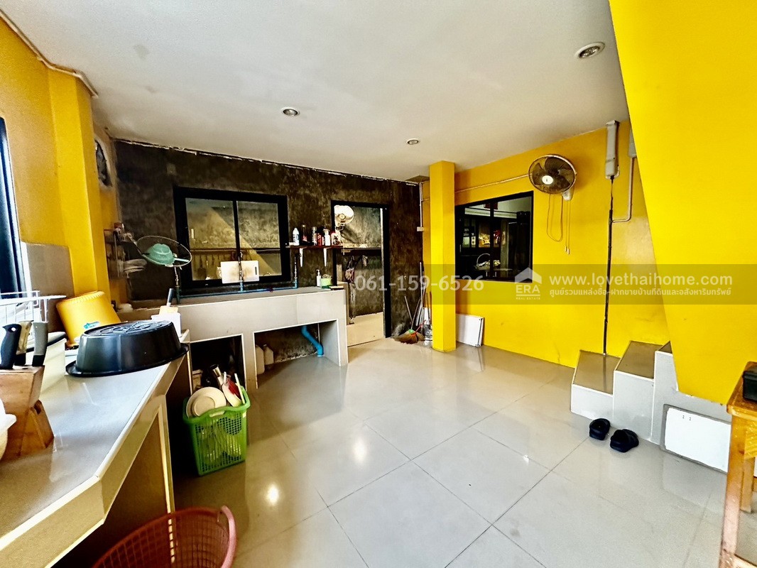 ขายทาวน์เฮ้าส์ เดอะคอนเนค 41 แจ้งวัฒนะ–ติวานนท์ หลังมุม 39.7 ตร.ว. ต่อเติมเต็มพื้นที่ ทำเลดี ใกล้รถไฟฟ้าสายสีชมพู-สถานีปากเกร็ด