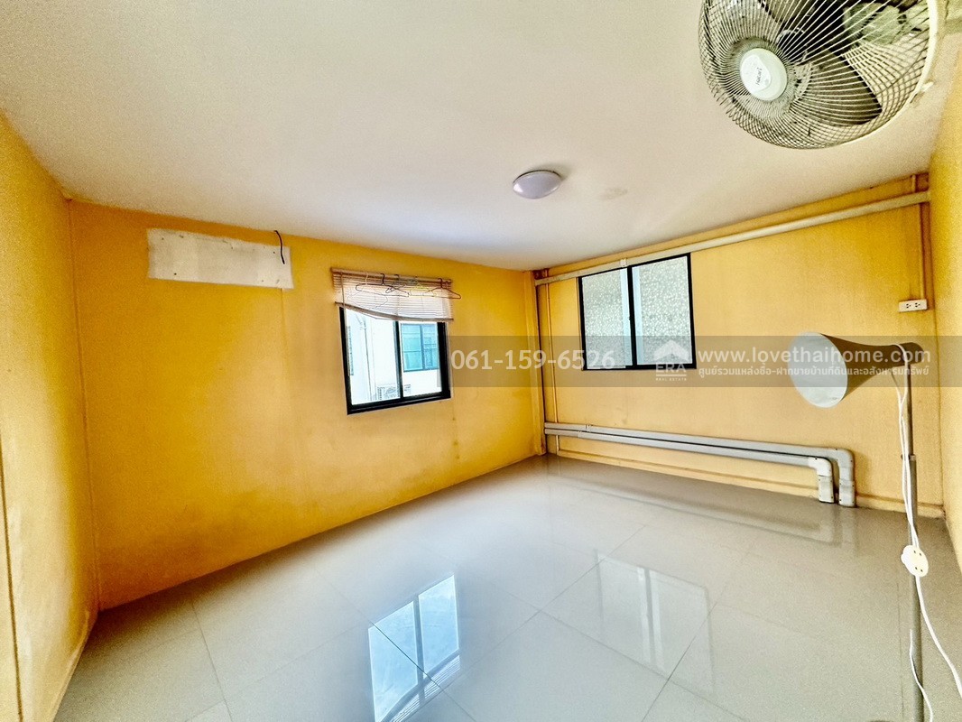 ขายทาวน์เฮ้าส์ เดอะคอนเนค 41 แจ้งวัฒนะ–ติวานนท์ หลังมุม 39.7 ตร.ว. ต่อเติมเต็มพื้นที่ ทำเลดี ใกล้รถไฟฟ้าสายสีชมพู-สถานีปากเกร็ด