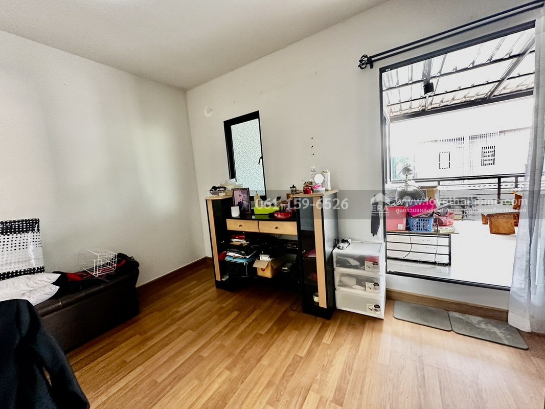 ขายทาวน์เฮ้าส์ เดอะคอนเนค 41 แจ้งวัฒนะ–ติวานนท์ หลังมุม 39.7 ตร.ว. ต่อเติมเต็มพื้นที่ ทำเลดี ใกล้รถไฟฟ้าสายสีชมพู-สถานีปากเกร็ด