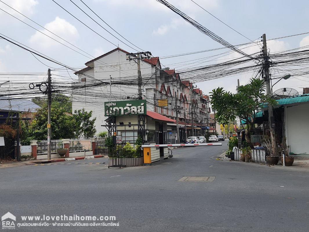 ขายตึกแถว ถ.พหลโยธิน 54/4 แยก 3-2 หมู่บ้านนภาวัลย์ สายไหม พื้นที่ 22 ตรว. ใกล้ตลาดเอซีสายไหม และรถไฟฟ้า BTS แยก คปอ.