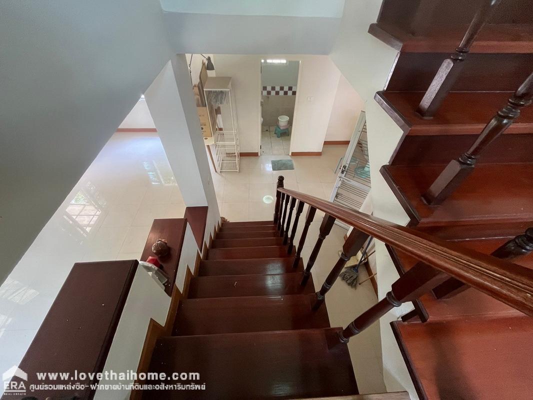 ขายบ้านเดี่ยว หมู่บ้านชาร์ล็อตเพลส ถนนลำลูกกา ที่ดิน 2 แปลง ปลูกบ้าน 1 หลัง แปลงหัวมุม สวยมาก ราคาก็ถูกจริงๆ พื้นที่ 143 ตรว. ไม่มีอีกแล้วที่ดินเยอะขนาดนี้