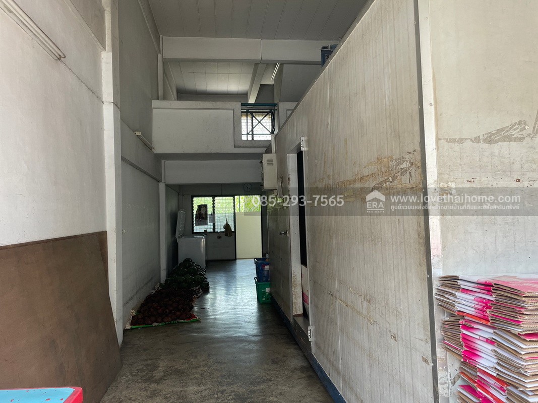 ขายตึกแถว 4 ชั้น ซอยคลองหลวง16 หมู่บ้านสินธานี ถนนพหลโยธิน พื้นที่ 17.7 ตรว. ทำเลดี ใกล้แหล่งสาธารณูปโภค ตรงข้ามไทวัสดุ รังสิต