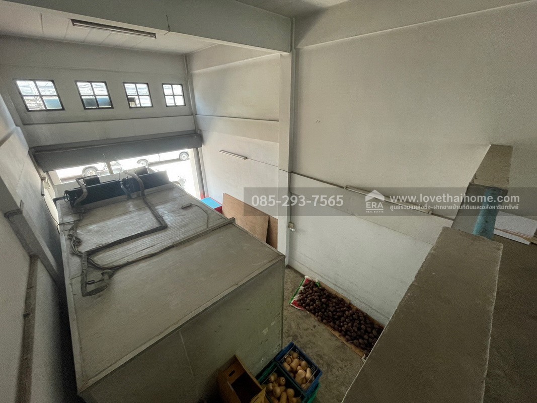 ขายตึกแถว 4 ชั้น ซอยคลองหลวง16 หมู่บ้านสินธานี ถนนพหลโยธิน พื้นที่ 17.7 ตรว. ทำเลดี ใกล้แหล่งสาธารณูปโภค ตรงข้ามไทวัสดุ รังสิต