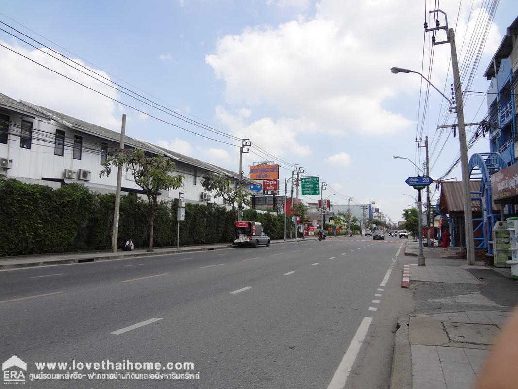 ขายตึกแถว 4 ชั้น ริมถนนใหญ่วัชรพล-เพิ่มสิน เนื้อที่ 36 ตร.วา ขายเพียงแค่6.5ล้าน จอดรถด้านหลังตึกได้2คัน หน้าตึกริมฟุตบาทจอดรถได้ ออกพหลโยธิน54/1 สุขาภิบาล5 ได้ พื้นที่เยอะขนาดนี้ขายเท่านี้ คุ้มสุดๆไปเลยค่ะ