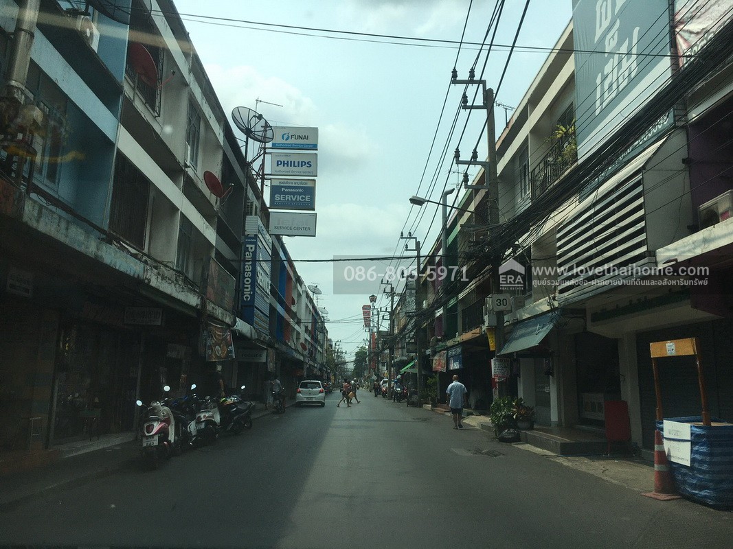 ขายบ้านชั้นเดี่ยว ลาดพร้าว 80 แยก 21 หมู่บ้านโชคชัยปัญจทรัพย์ พื้นที่ 44 ตรว. ทำเลดี สามารถเข้า-ออกได้หลายเส้นทาง