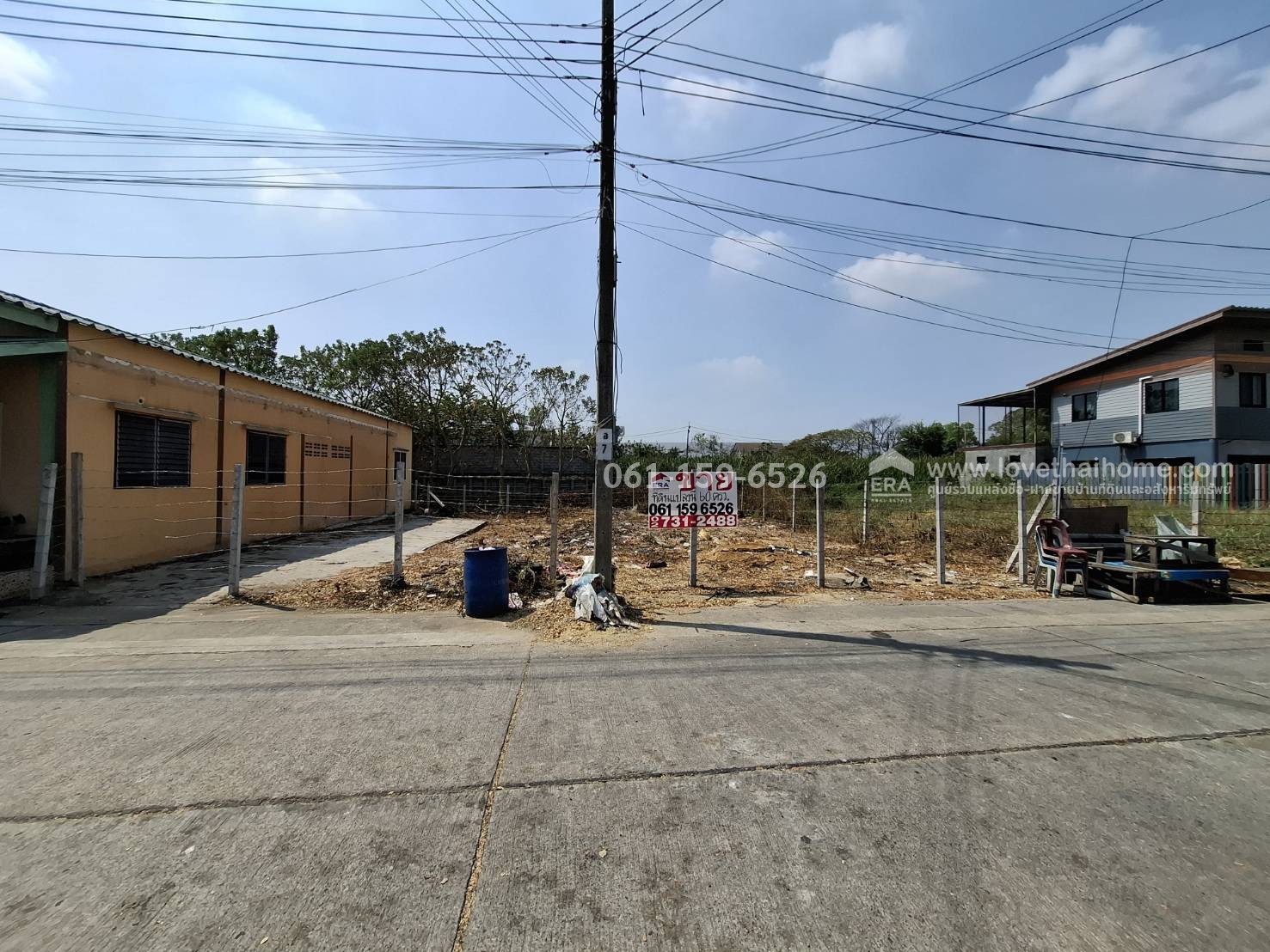 ขายที่ดินในหมู่บ้านเจริญทรัพย์ บางใหญ่ นนทบุรี พื้นที่ 60 ตรว. เหมาะสำหรับปลูกบ้าน เข้าซอยเพียง 60 เมตร (ซ้ายมือ)