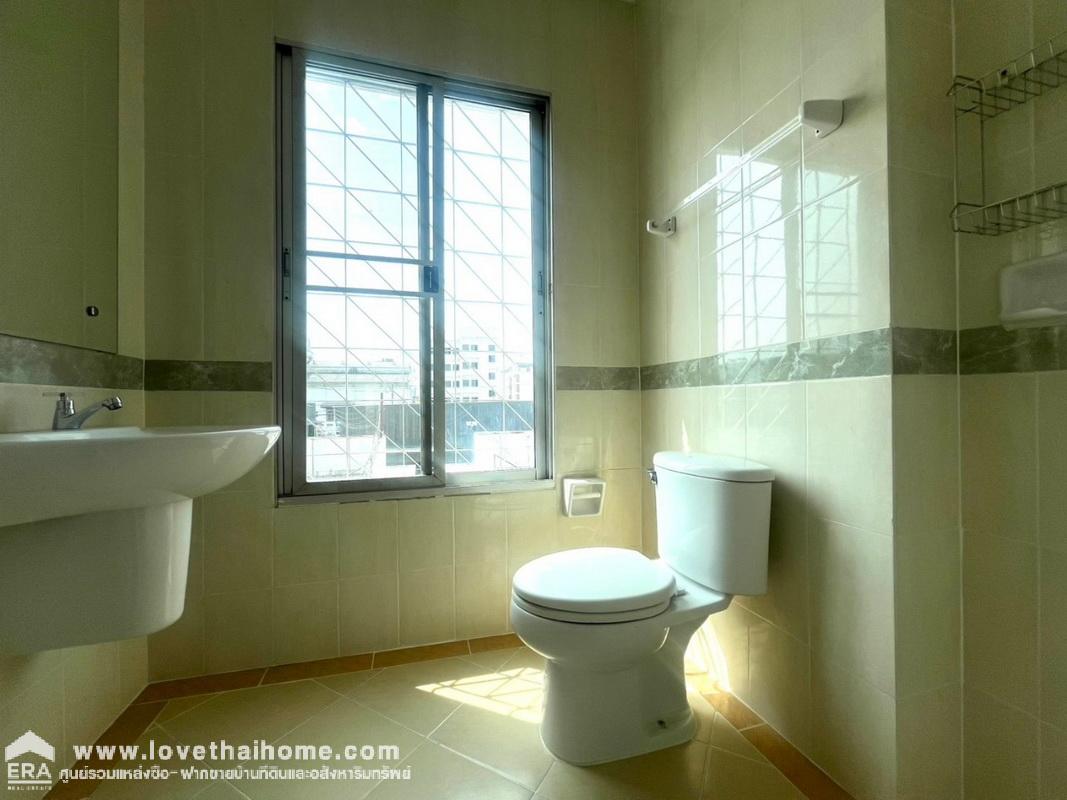 ขายทาวน์โฮม 3 ชั้น บ้านกลางเมือง เดอะรอยัล โมนาโค ศรีนครินทร์-พัฒนาการ ซ.ศรีนครินทร์24 พื้นที่ 25.4 ตรว. ใกล้ซีคอนสแควร์ และ รถไฟฟ้าสายสีเหลือง สถานีศรีนุช