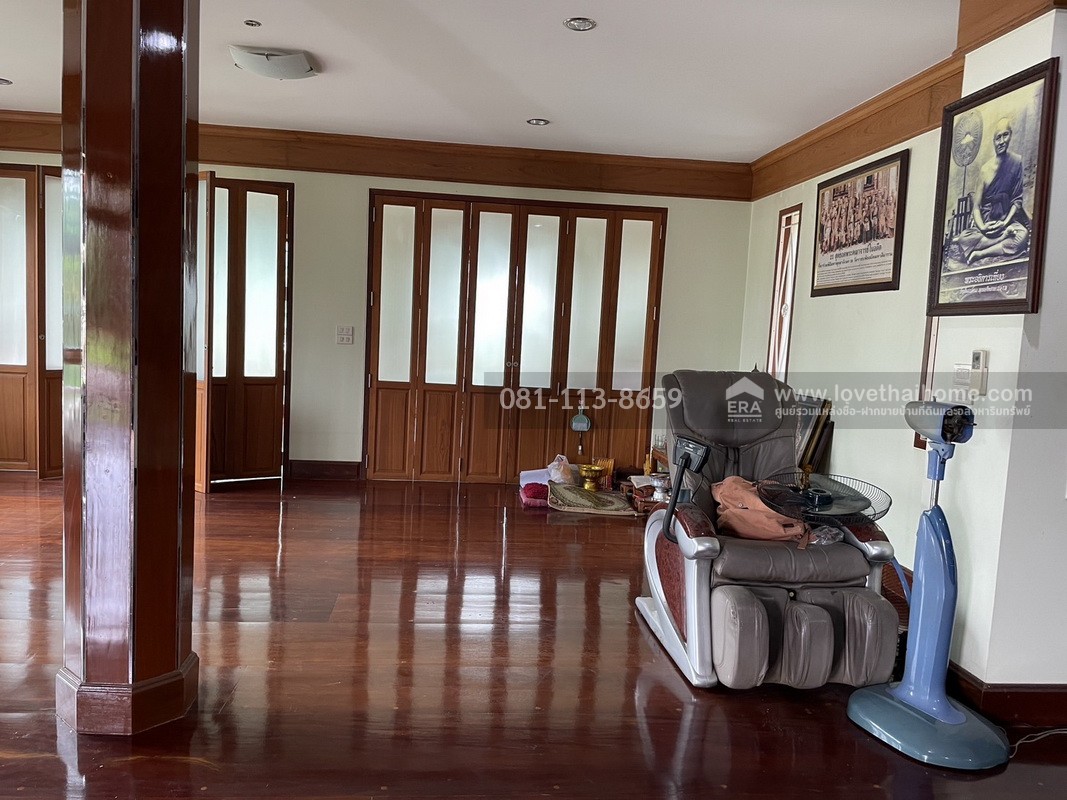 ขายถูกบ้านหรูบางใหญ่ นนทบุรี ซอยวัดหลังบาง ถนนกาญจนาภิเษก พื้นที่ 832 ตรว. บ้านเป็นไม้สักทองทั้งหลัง ไม้สักได้อายุหายาก สวยงามมากหรูหรา ใกล้ถนนกาญจนาภิเษก
