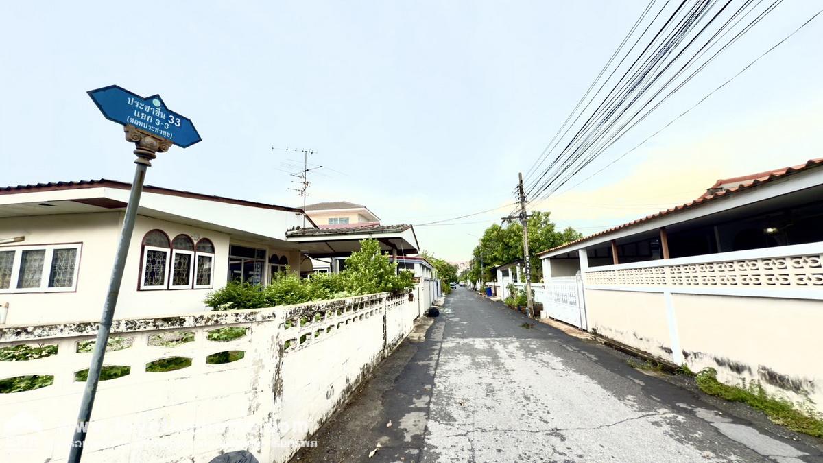ขายบ้านเดี่ยว ซอยประชาชื่น33 แยก3-3 หมู่บ้านประชาสุข พื้นที่ 60 ตรว. ขาย 7.4 ล้านบาท เดินทางสะดวก ใกล้จุดขึ้น-ลงทางด่วน ด่านเก็บเงินประชาชื่น