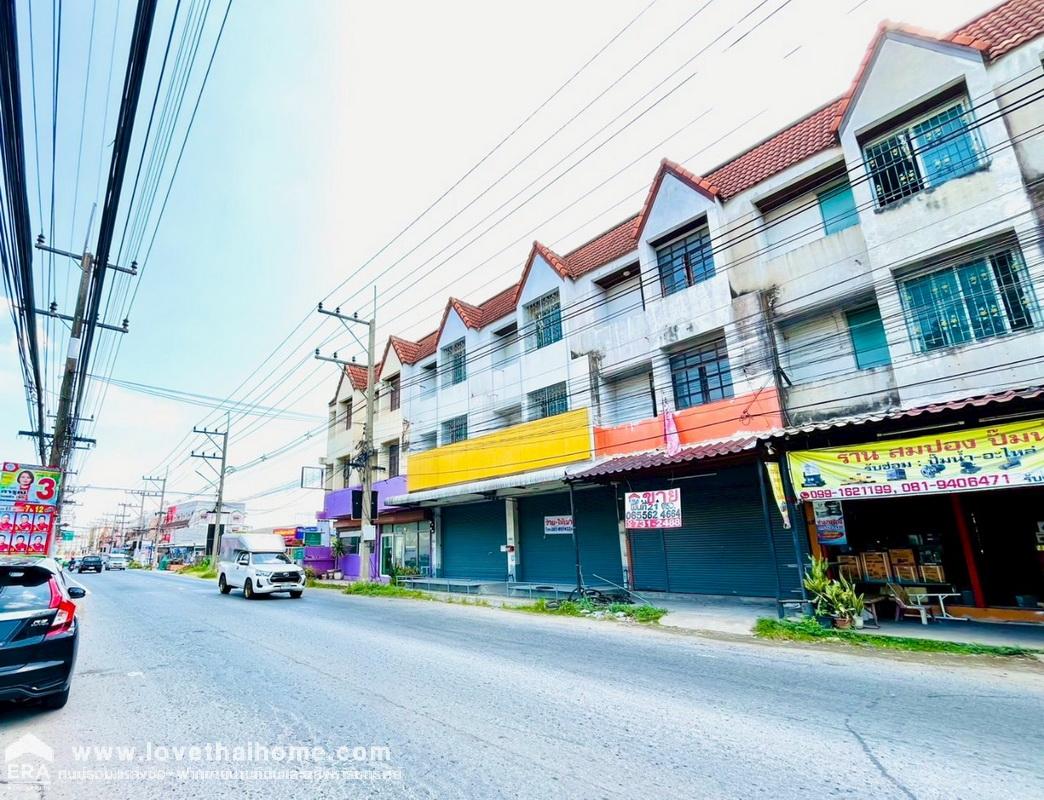 ขายตึกแถว 3 ชั้น ลำลูกกา11 หน้าหมู่บ้านอยู่เจริญ พื้นที่ 21.9 ตรว. ขายตามสภาพ ติดถนนใหญ่ ราคาต่อรองได้อีก