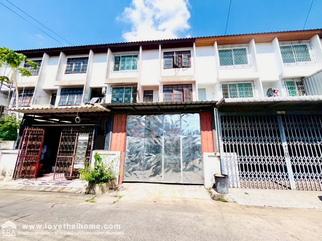ขายตึกแถว 3 ชั้น ลำลูกกา11 หน้าหมู่บ้านอยู่เจริญ พื้นที่ 21.9 ตรว. ขายตามสภาพ ติดถนนใหญ่ ราคาต่อรองได้อีก