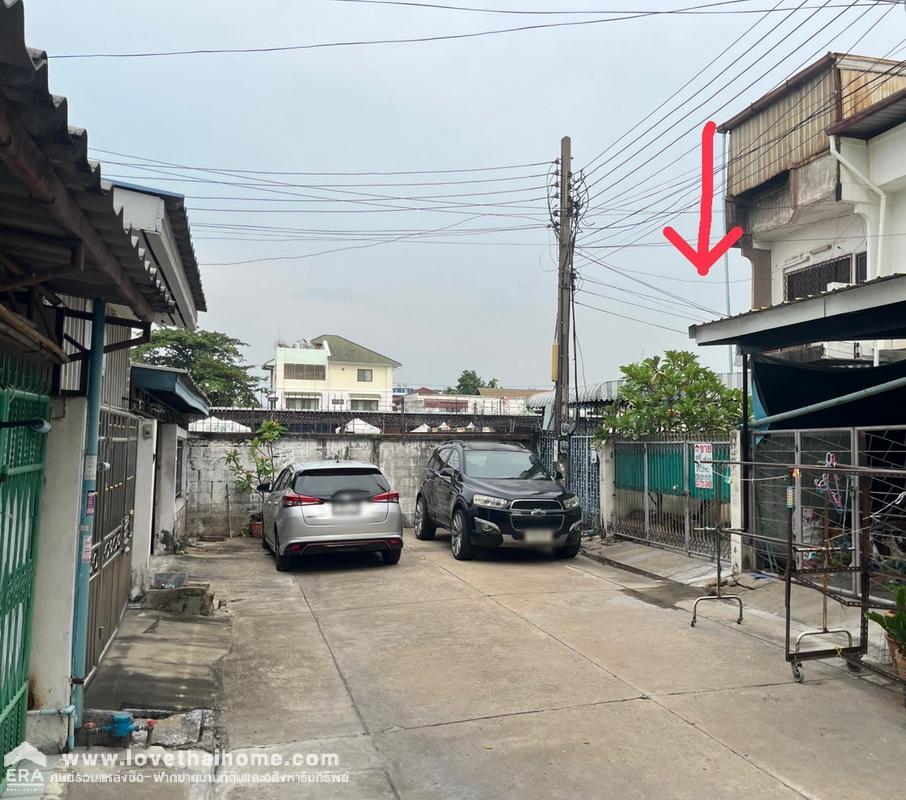 ขายทาวน์เฮ้าส์ 2 ชั้น ซอยโชคชัย4 ซอย4/3 ถนนลาดพร้าว53 พื้นที่ 20 ตรว. ลดพิเศษจาก 5.9 ล้าน เหลือเพียง 4.9 ล้านบาท พร้อมโอน ทำเลเดินทางสะดวกมาก ใกล้ตลาดโชคชัย4 ใกล้ตลาดอินดี้ อาหารการกินมากมาย สะดวกจริงๆ ราคาคุยได้
