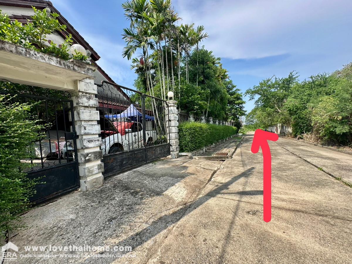 ขายที่ดินเปล่าในหมู่บ้านกฤษดานคร 25 ถนนประชาร่วมใจ 31 ขายต่ำกว่าราคาประเมิน พื้นที่ 352 ตรว. หันหน้าทางทิศใต้ ในซอยเดียวกันมีบ้านอยู่ 2 หลัง จากถนนเมนหลักเข้าทางซอย 4