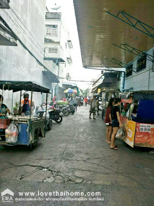 ขายตึกแถวในซอยประชาอุทิศ 33 แยก 7 หมู่บ้านสุขสวัสดิ์สวนธน ตึก 2 คูหา 3 ชั้นครึ่ง มีดาดฟ้า ขนาด 34 ตารางวา ราคาถูก ค้าขายได้ ใกล้รถไฟฟ้า MRT สุขสวัสดิ์