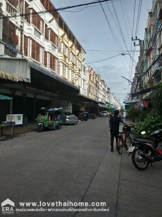 ขายตึกแถวในซอยประชาอุทิศ 33 แยก 7 หมู่บ้านสุขสวัสดิ์สวนธน ตึก 2 คูหา 3 ชั้นครึ่ง มีดาดฟ้า ขนาด 34 ตารางวา ราคาถูก ค้าขายได้ ใกล้รถไฟฟ้า MRT สุขสวัสดิ์
