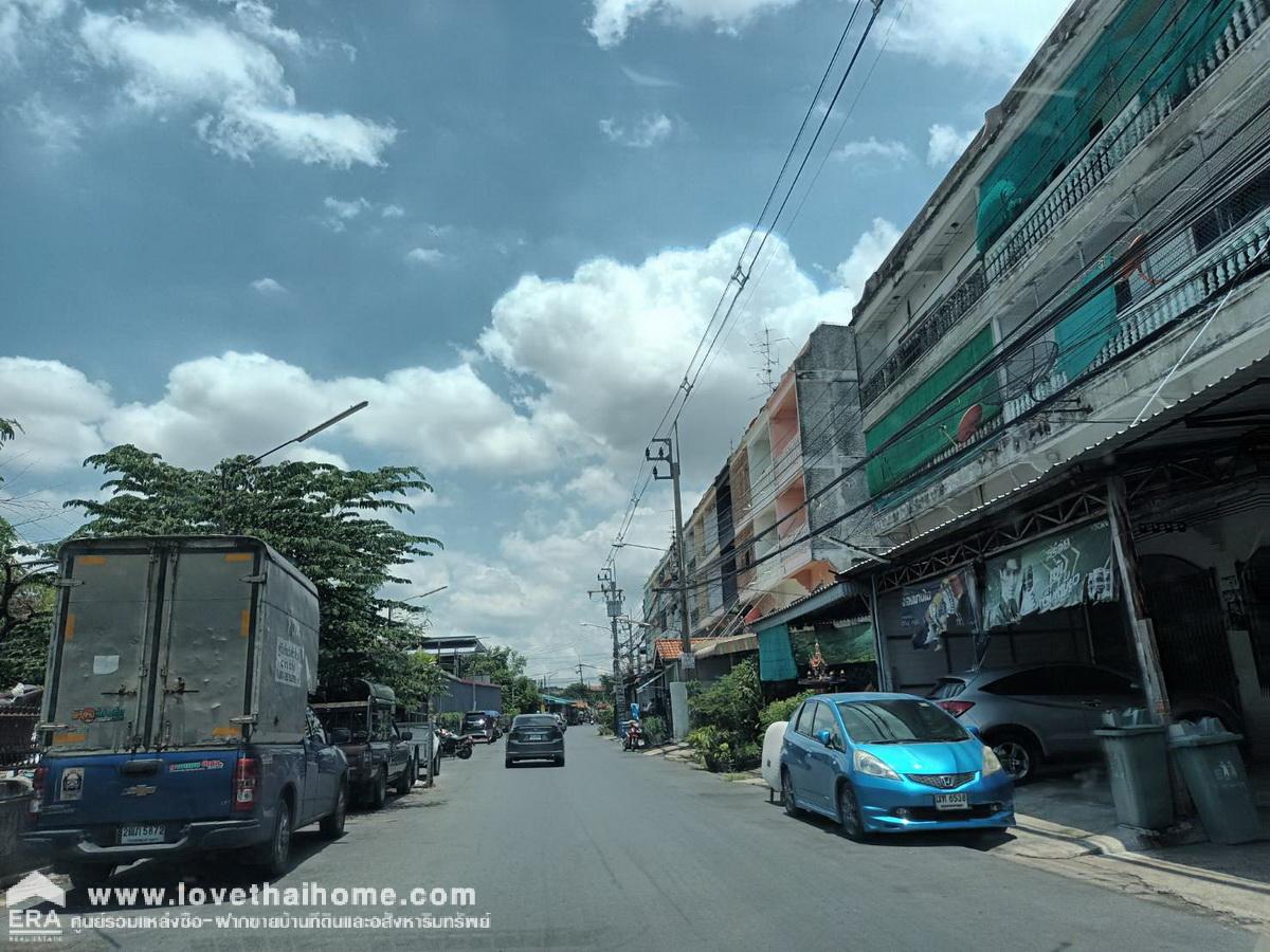 ขายบ้านณัฐกานต์ 3-5 ถ.พหลโยธิน 52 แยก 11 ทาวน์เฮ้าส์ 2 ชั้น 18 ตรว.  ใกล้รถไฟฟ้าสายสีเขียว-สถานีสะพานใหม่ ขายถูกที่สุดในโครงการ