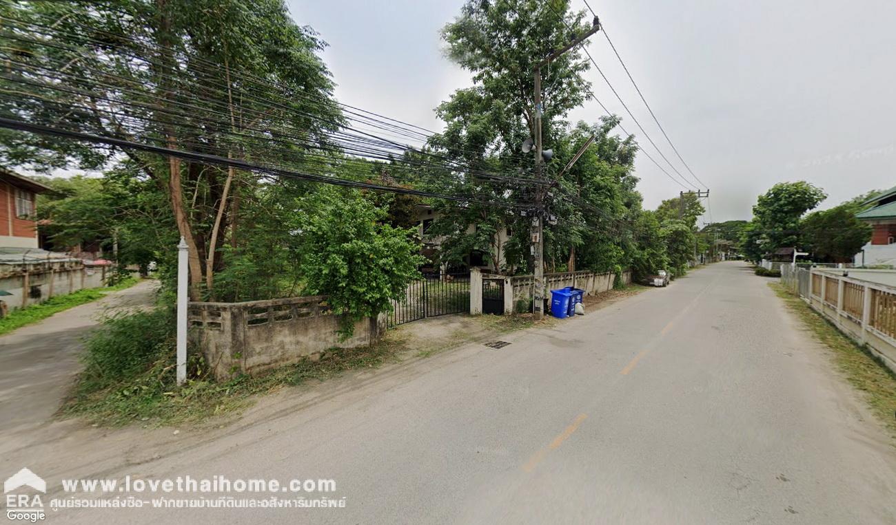 ขายที่ดินแถมบ้านเมืองเชียงใหม่ อยู่ติดซอยธนุษย์พงษ์ 7 ถ.ทางคู่ขนาน ถนนสาย อ.แม่ริม เชียงใหม่-ลำปาง มี 2 แปลงติดกัน ขนาด 96+96=192 ตร.วา ทำเลใจกลางเมืองเชียงใหม่ ใกล้โรงพยาบาลกรุงเทพ