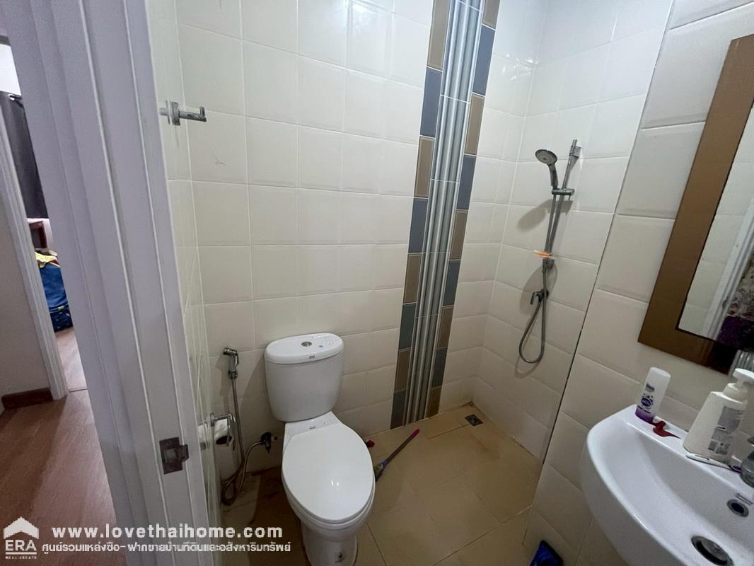 ขายทาวน์โฮม หมู่บ้านโกลเด้นทาวน์ รังสิต-คลอง3 ถนนรังสิต-นครนายก พื้นที่ 19.8 ตรว. ขายปิดหนี้ธนาคารเท่านั้น สวย พร้อมอยู่ ลดสุดๆ ราคาคุยได้