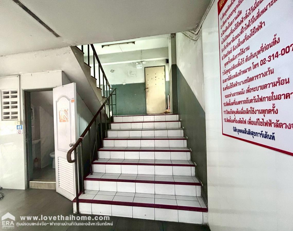 ขายคอนโด สันติสุขการ์เด้นท์  เพียง 50 เมตร จาก ถ. รามคำแหง 91 ใกล้ Mrt แยกลำสาลี พท.32 ตรม. อยู่ชั้น 8 ด้านหลัง ติดคลอง /เดอะมอลล์ บางกะปิ ราคาถูก