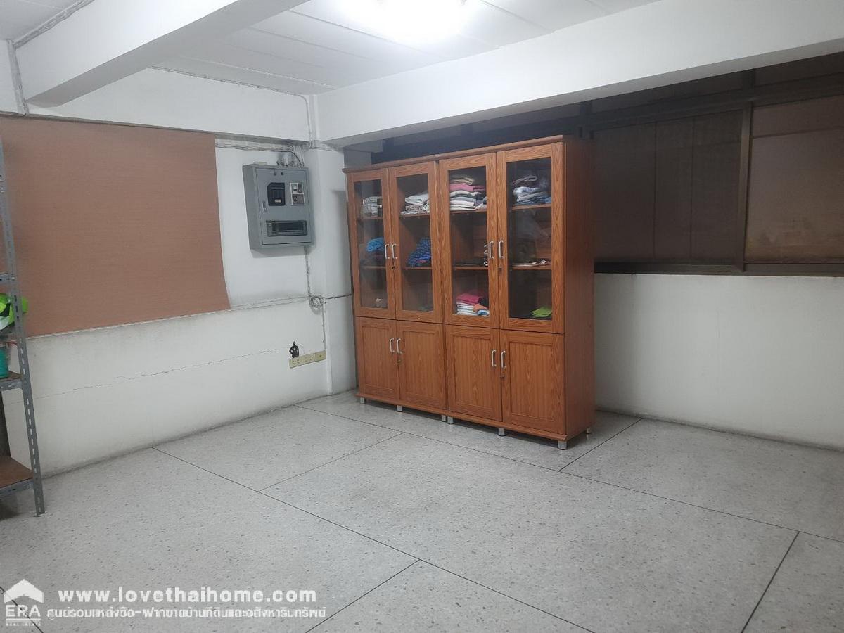 ขายที่ดินพร้อมตึกอาคารสำนักงาน ติดถนนใหญ่เทพารักษ์ กม.20 (ติดซอยมารีรมย์) บางเสาธง สมุทรปราการ พื้นที่ 404 ตรว. ทำเลดีมาก ขายราคาถูกมาก มาเป็นเจ้าของด่วน