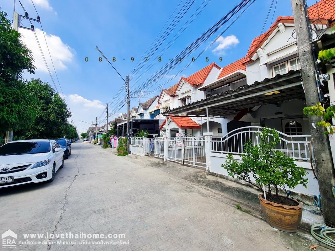 ขายทาวน์เฮ้าส์ 2 ชั้น ซอยพหลโยธิน70 หมู่บ้านวังทองริเวอร์พาร์ค พื้นที่ 27 ตรว. ติดสนามกอล์ฟธูปะเตมีย์ หลังเซียร์ รังสิต ราคาดี พื้นที่บ้านกว้างมาก เข้า-ออกได้หลายทาง มี 7-11 ในหมู่บ้าน
