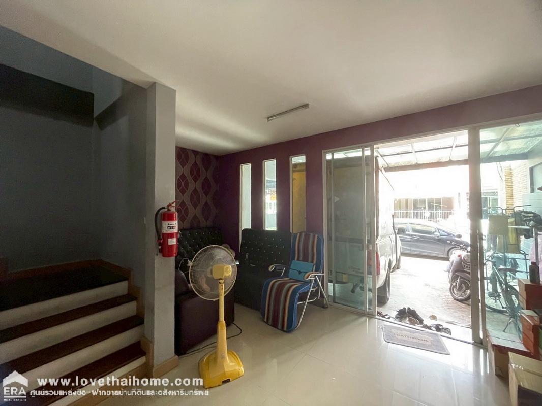 ขายด่วนทาวน์โฮม 2 ชั้น หมู่บ้านอาร์ เค พาร์ค406 รามอินทรา-คู้บอน ถ.เลียบคลองสอง พื้นที่ 51.2 ตรว. ขายถูกที่สุดในโครงการ ห่างจากป้อมยามเพียง 100 เมตร