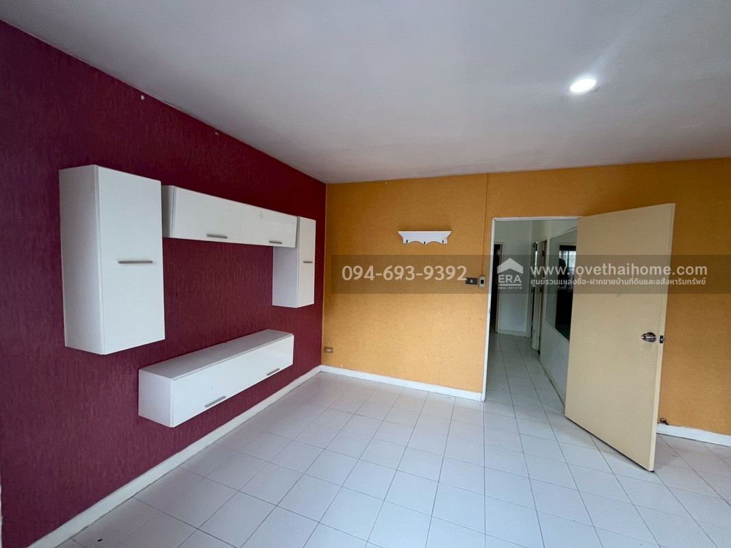 ขายทาวน์เฮ้าส์ 2 ชั้น ซอยเทศบาลบางปู74 หมู่บ้านนครทองบีช พื้นที่ 25 ตรว. ขายถูกๆ ทำเลโดนๆ ราคานี้หาไม่ได้อีกแล้ว เพราะอยากขาย ด่วน! ขายไว!
