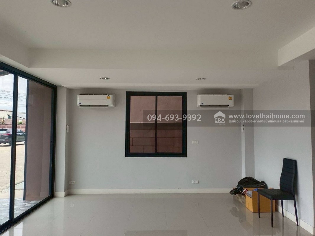 ขายตึกแถว 3 ชั้น หมู่บ้านไชน่าทาวน์ ศาลายา โซน2 ถนนบรมราชชนนี พื้นที่ 52.5 ตรว. พื้นที่กว้างตอบโจทย์ทุกการใช้งาน สวย คุ้ม ถูกมากๆ กว่าหลังอื่นๆ ราคาสุดๆเลย