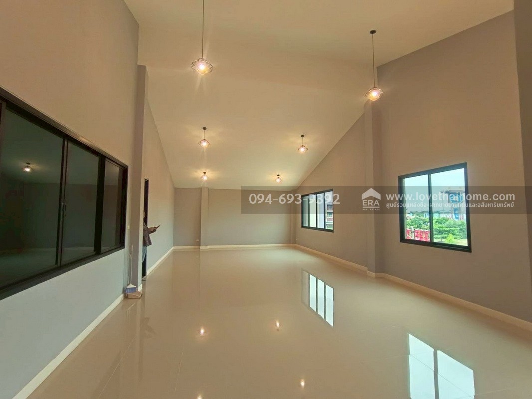 ขายตึกแถว 3 ชั้น หมู่บ้านไชน่าทาวน์ ศาลายา โซน2 ถนนบรมราชชนนี พื้นที่ 52.5 ตรว. พื้นที่กว้างตอบโจทย์ทุกการใช้งาน สวย คุ้ม ถูกมากๆ กว่าหลังอื่นๆ ราคาสุดๆเลย
