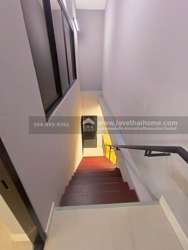 ขายตึกแถว 3 ชั้น หมู่บ้านไชน่าทาวน์ ศาลายา โซน2 ถนนบรมราชชนนี พื้นที่ 52.5 ตรว. พื้นที่กว้างตอบโจทย์ทุกการใช้งาน สวย คุ้ม ถูกมากๆ กว่าหลังอื่นๆ ราคาสุดๆเลย