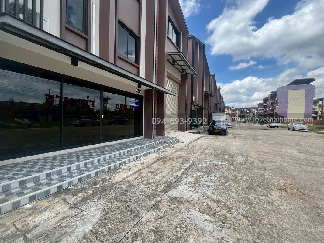 ขายตึกแถว 3 ชั้น หมู่บ้านไชน่าทาวน์ ศาลายา โซน2 ถนนบรมราชชนนี พื้นที่ 52.5 ตรว. พื้นที่กว้างตอบโจทย์ทุกการใช้งาน สวย คุ้ม ถูกมากๆ กว่าหลังอื่นๆ ราคาสุดๆเลย
