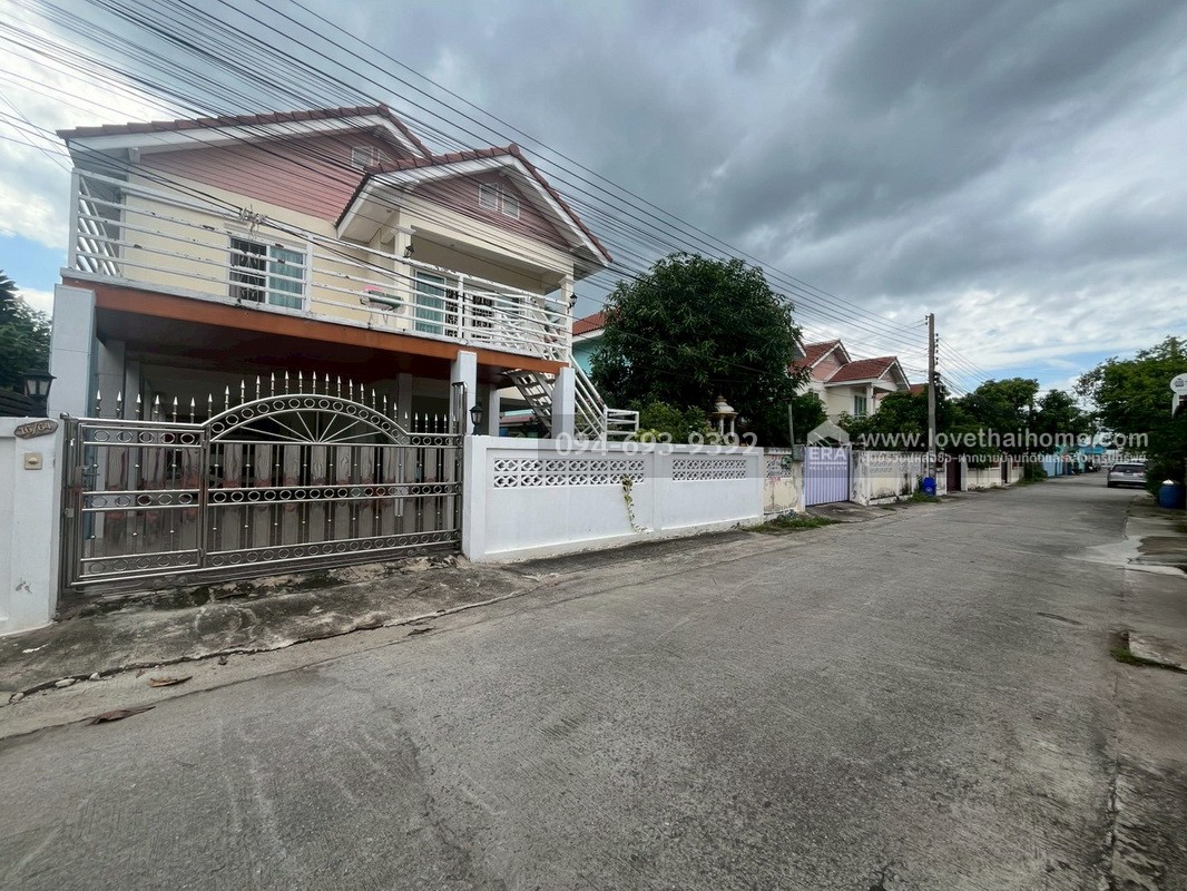 ขายบ้านเดี่ยว 2 ชั้น หมู่บ้านรุ่งกานต์1 เฟส2 บางบัวทอง ขายพร้อมผู้เช่า พื้นที่ 51.2 ตรว. บ้านสวย พร้อมอยู่ พร้อมขาย มี 2 หลังคู่ ขายรวม/แบ่งขายได้ค่ะ