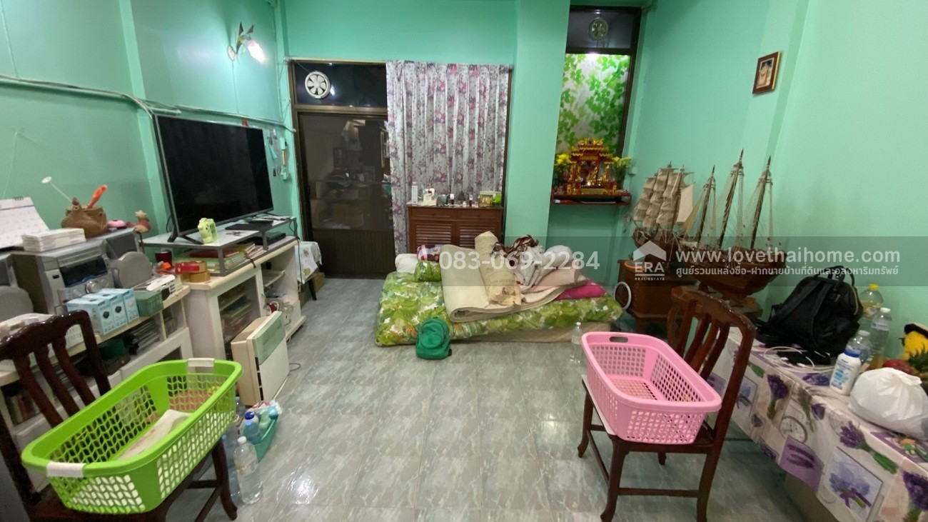 ขายทาวน์โฮม 3 ชั้น หมู่บ้านสัมมากร รามคำแหง 112 พื้นที่ 22.5 ตรว. หน้าหมู่บ้านมีรถไฟฟ้าสายสีส้ม-สถานีสัมมากร จอดรถได้ 2 คัน  
