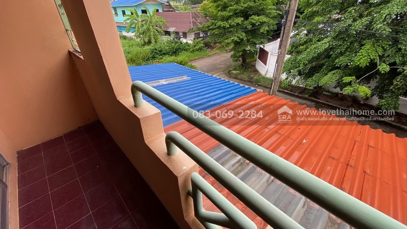 ขายทาวน์โฮม 3 ชั้น หมู่บ้านสัมมากร รามคำแหง 112 พื้นที่ 22.5 ตรว. หน้าหมู่บ้านมีรถไฟฟ้าสายสีส้ม-สถานีสัมมากร จอดรถได้ 2 คัน  